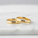 Par de Alianças Chanfradas Ouro 18K